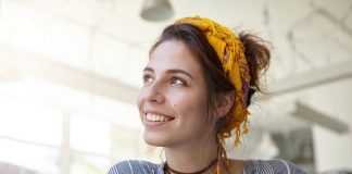 Sapkát le, hajpántot fel! Sapkát le, hajpántot fel!