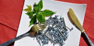 A vashiánnyal nem szabad játszani! A vashiánnyal nem szabad játszani!