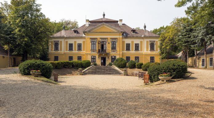 Finom borok és árnyas tópart vár Noszvajon