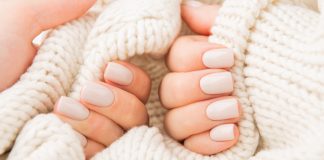 Műköröm munkához is