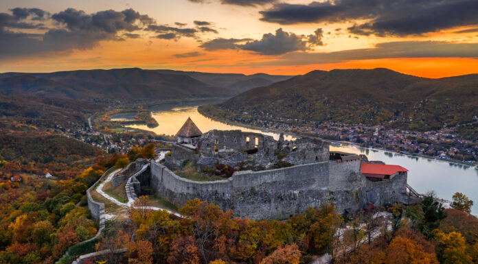 Vár- és kastélytúrák