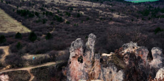 Pilisi látnivalók: barlangok, sziklák és várrom