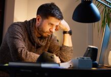 A digitális fáradtság: miért vagyunk kimerültek akkor is, ha egész nap csak ültünk?