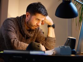 A digitális fáradtság: miért vagyunk kimerültek akkor is, ha egész nap csak ültünk?